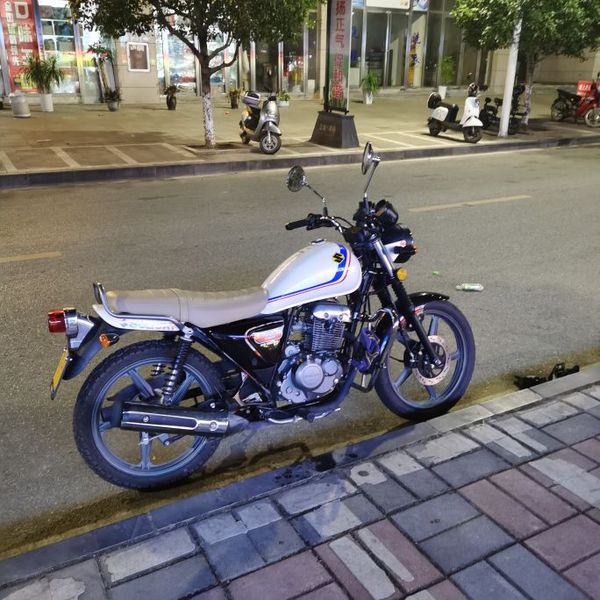 济南铃木 酷飚150