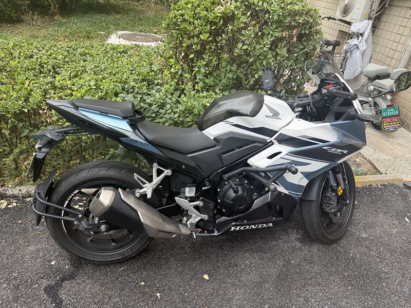 本田WING CBR400R