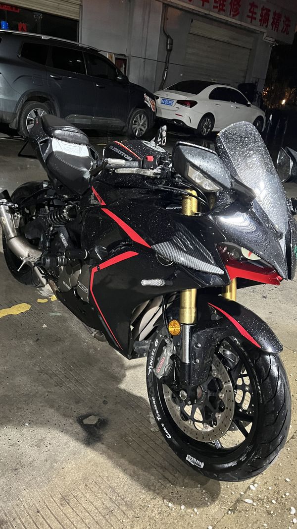 QJMOTOR 赛600
