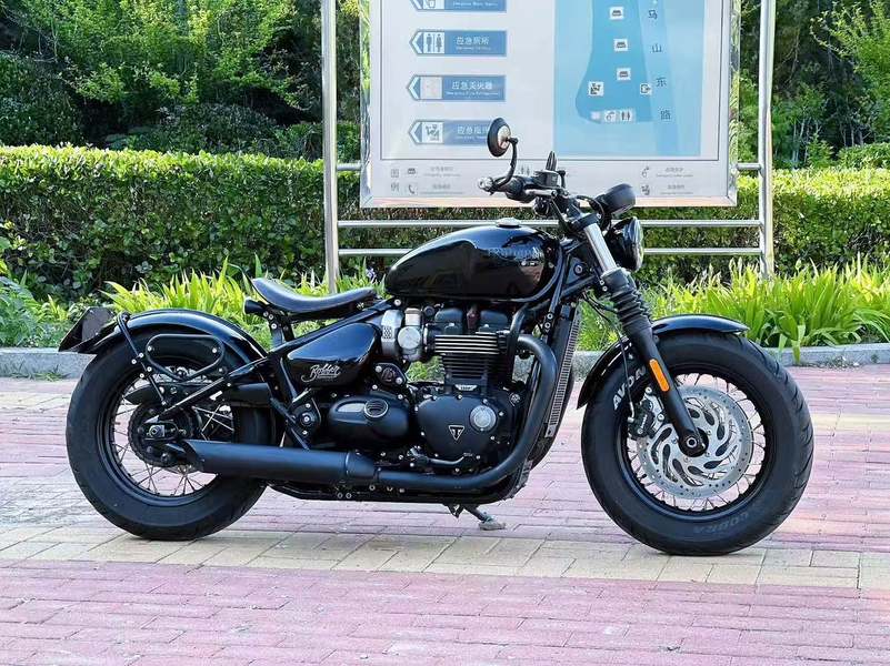 凯旋 Bonneville Bobber