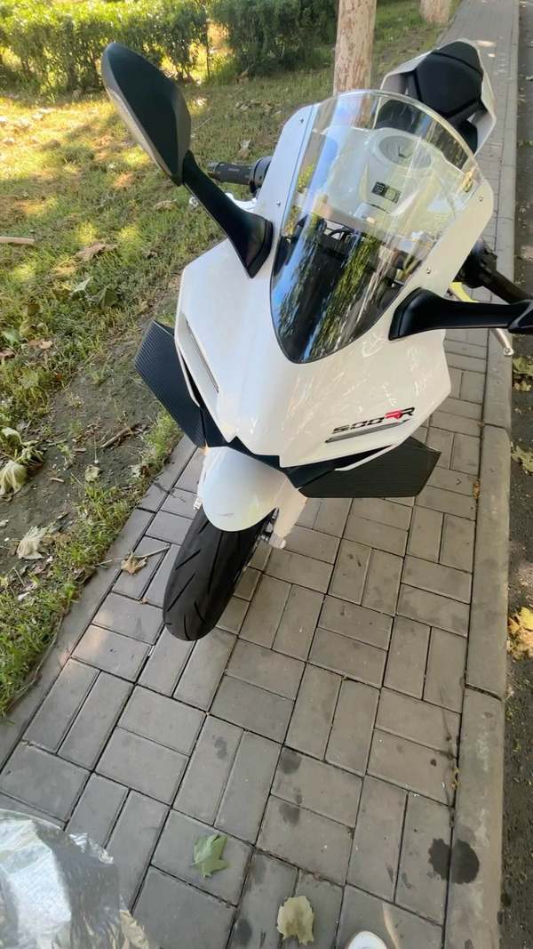 张雪机车 500RR