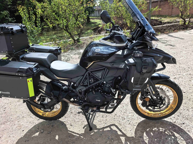 贝纳利 TRK552
