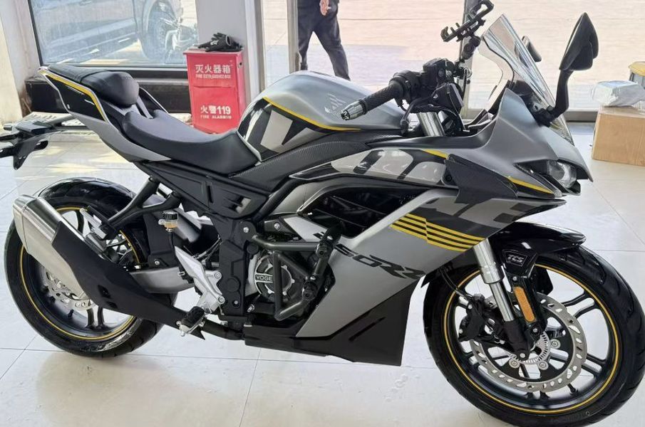 无极 250RR