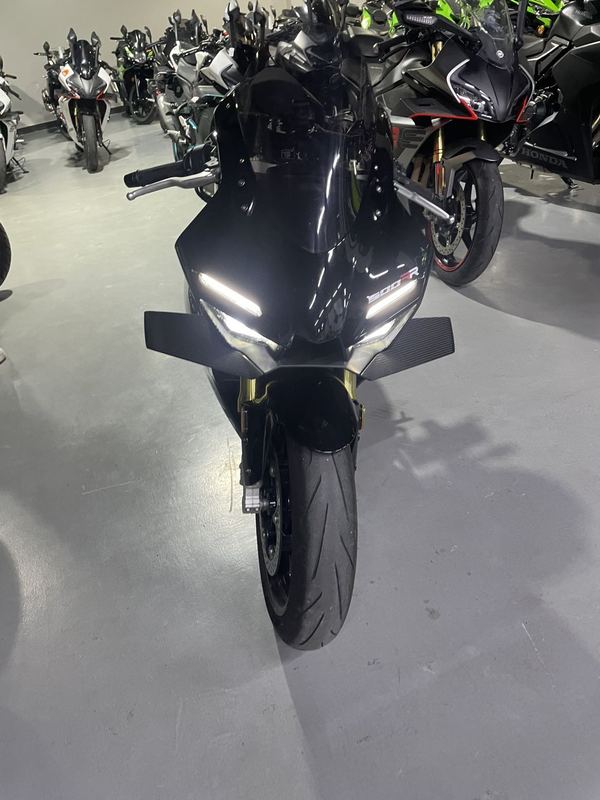 张雪机车 500RR