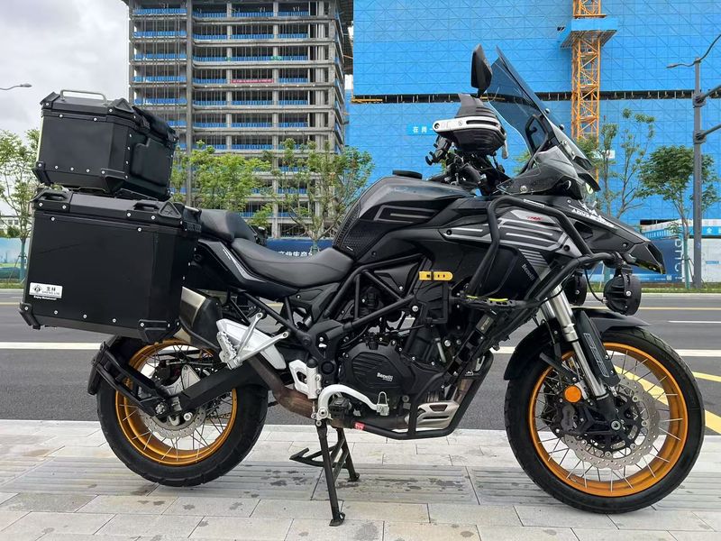 贝纳利 TRK552