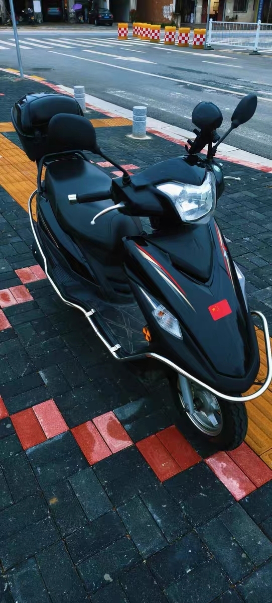 豪爵 VF100