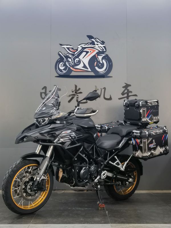 贝纳利 TRK552
