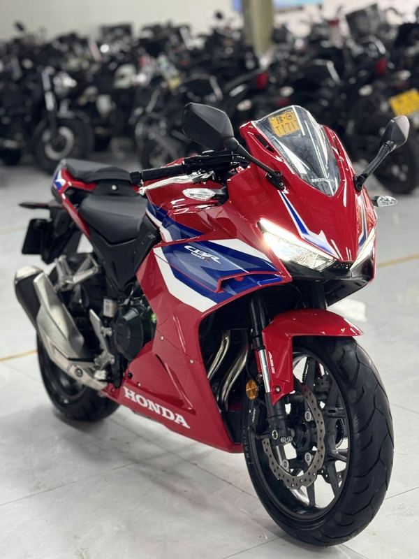 本田WING CBR400R