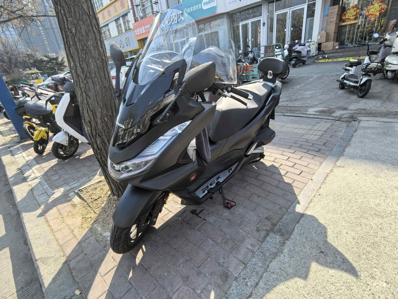 五羊本田 PCX