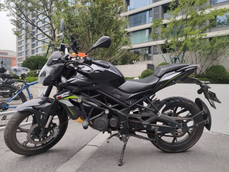 贝纳利 红宝龙 TNT 150i