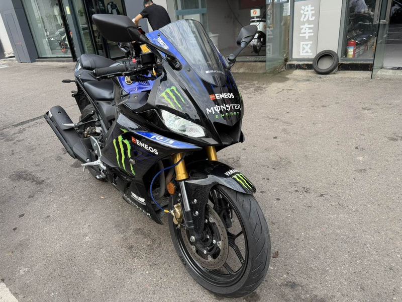 雅马哈 YZF-R3