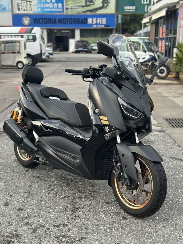 雅马哈 XMAX
