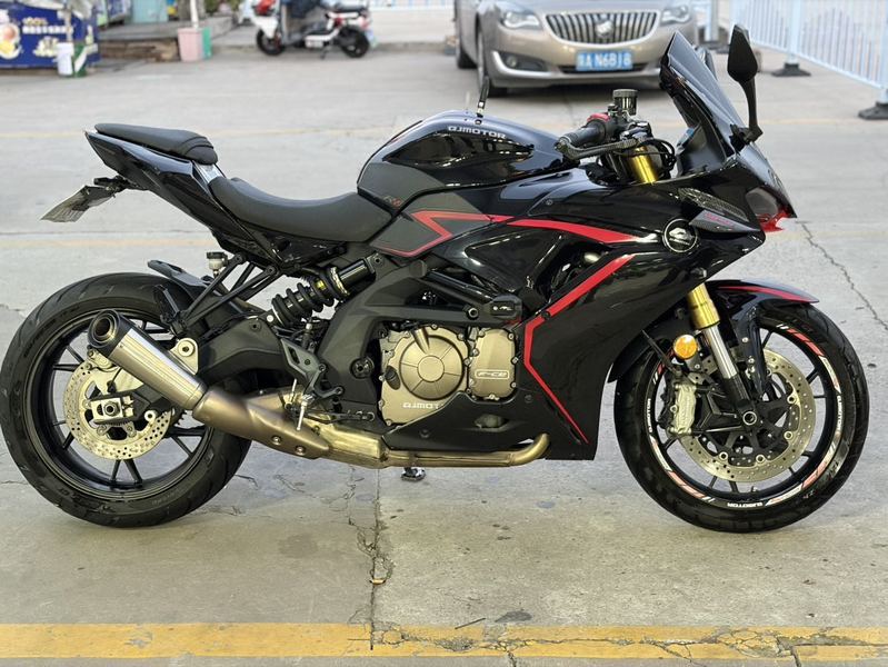 QJMOTOR 赛600