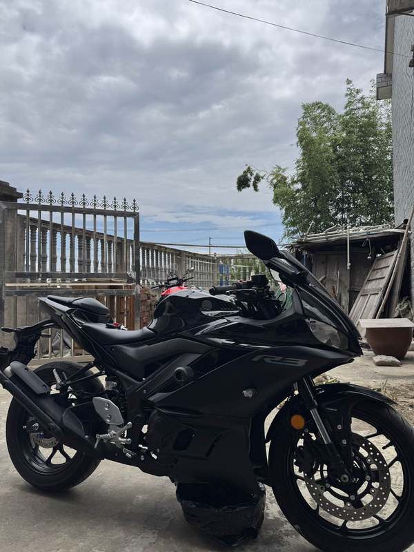 雅马哈 YZF-R3