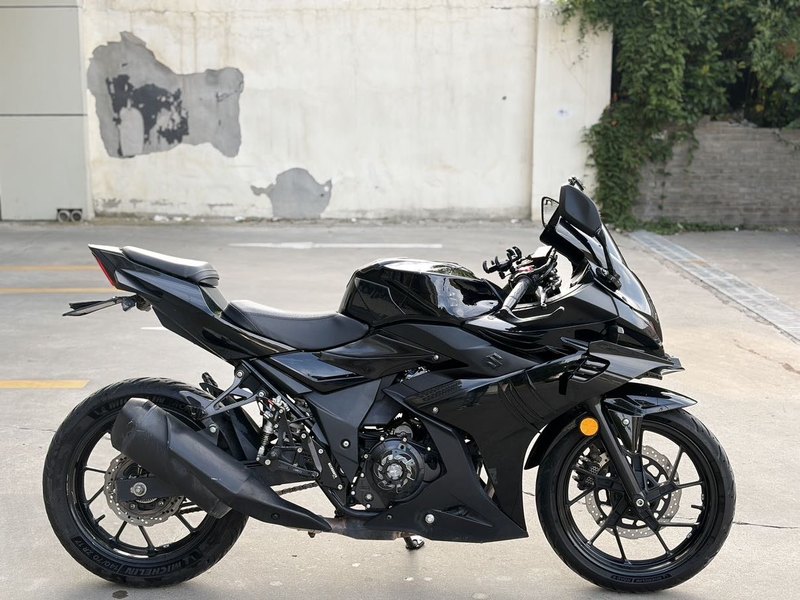 豪爵铃木 GSX250R