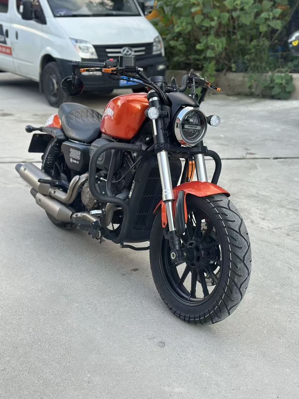 QJMOTOR 闪300S