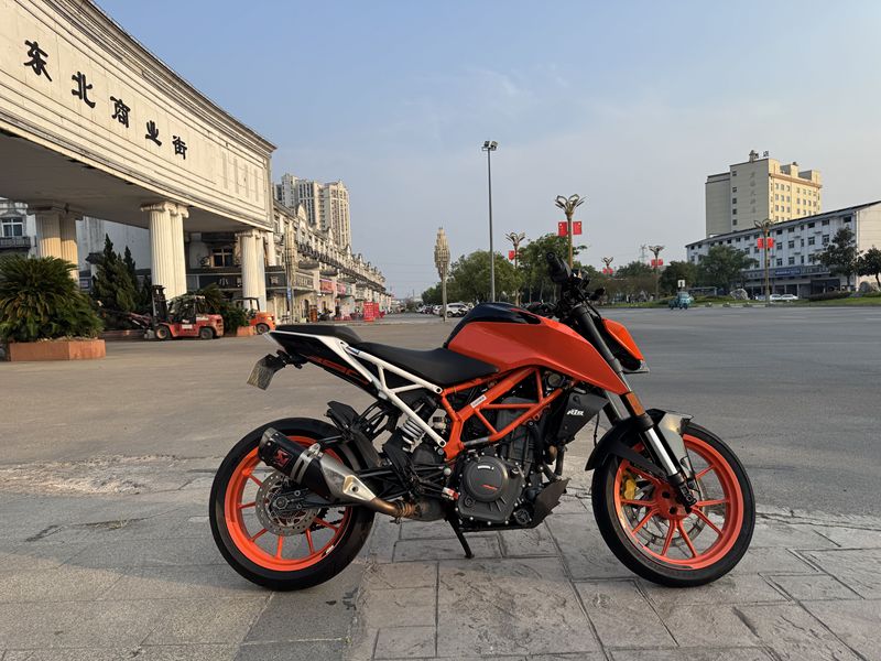 KTMR2R 390 Duke