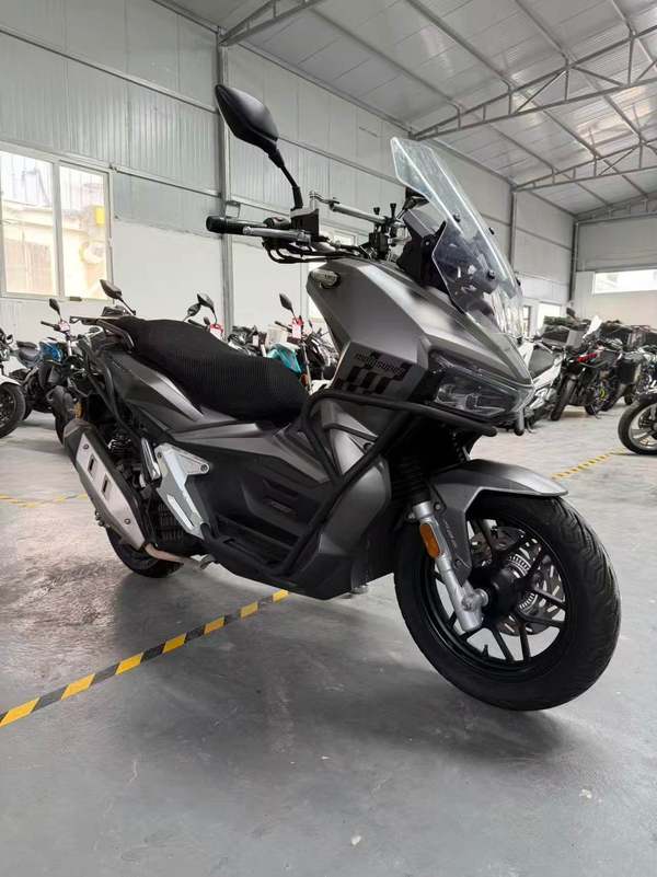 布雷斯通 极宙 ADV150