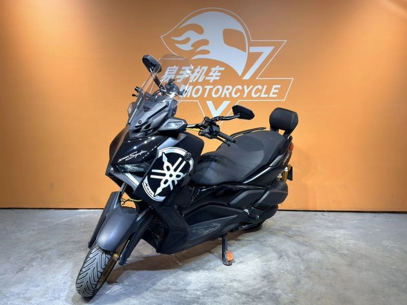 雅马哈 XMAX