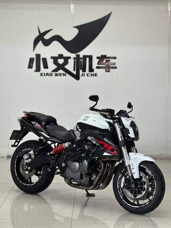 贝纳利 TNT600i