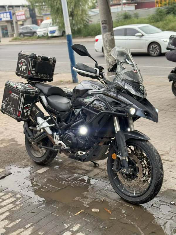 贝纳利 金鹏 TRK502