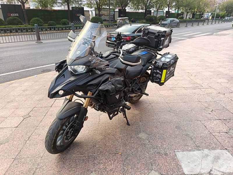 贝纳利 TRK552