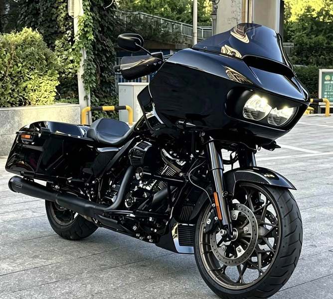 哈雷戴维森 公路滑翔 Road Glide