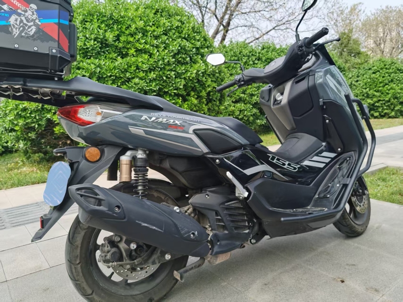 雅马哈 NMAX