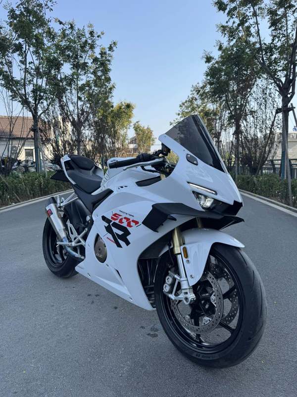 张雪机车 500RR
