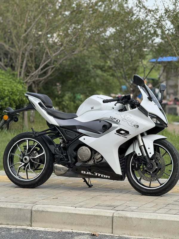 QJMOTOR 赛250