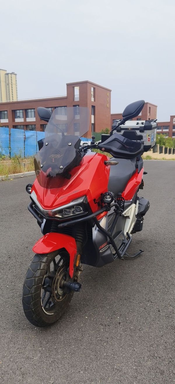布雷斯通 极宙 ADV150