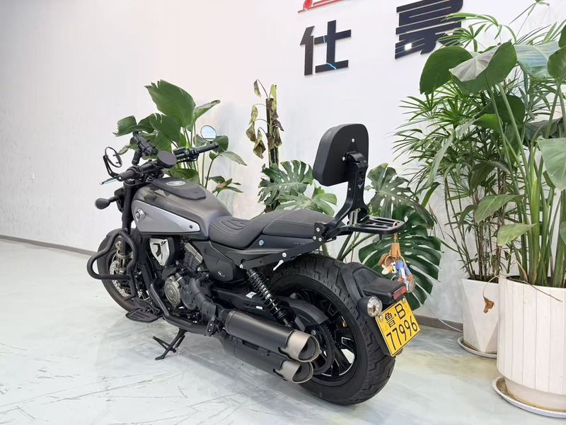 QJMOTOR 闪600