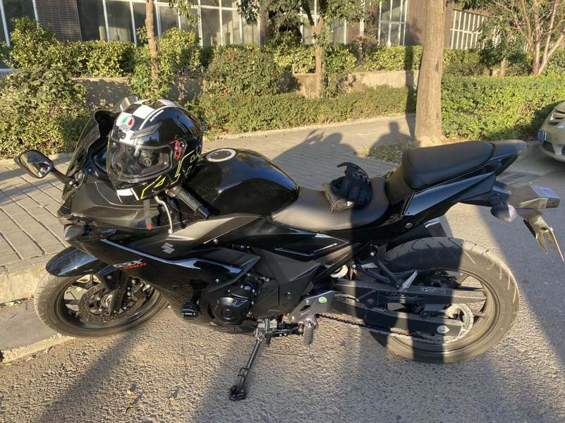 豪爵铃木 GSX250R