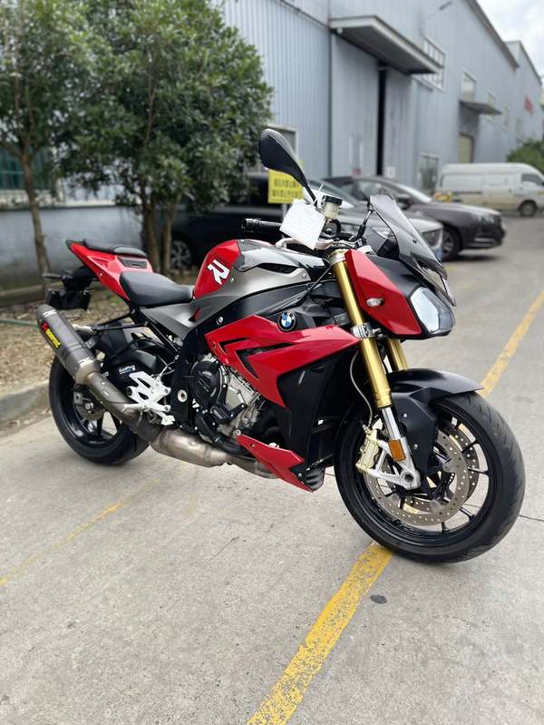 宝马 S 1000 R