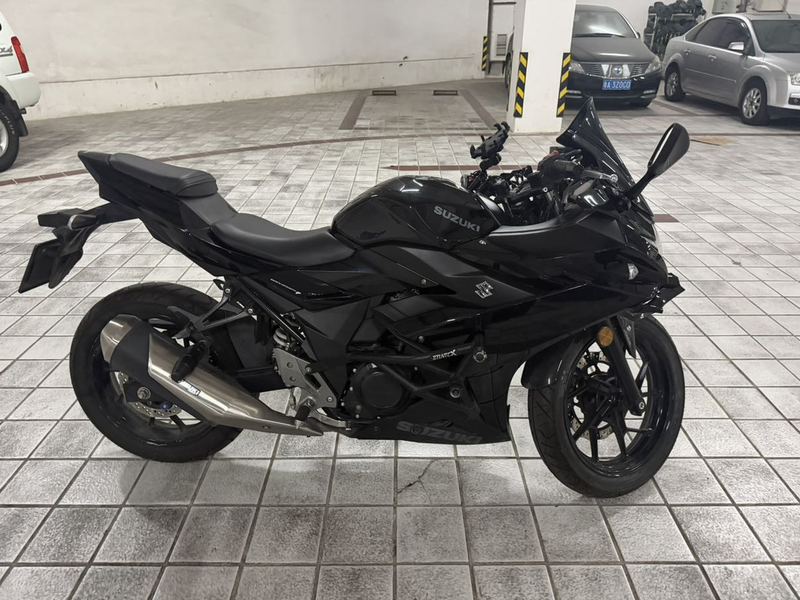 豪爵铃木 GSX250R