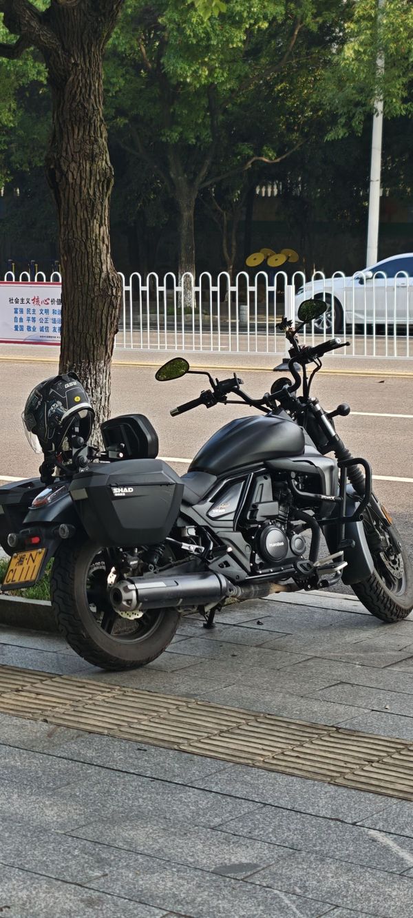 豪爵 TR300