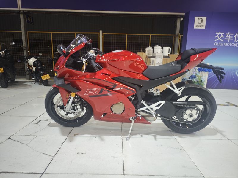 张雪机车 500RR