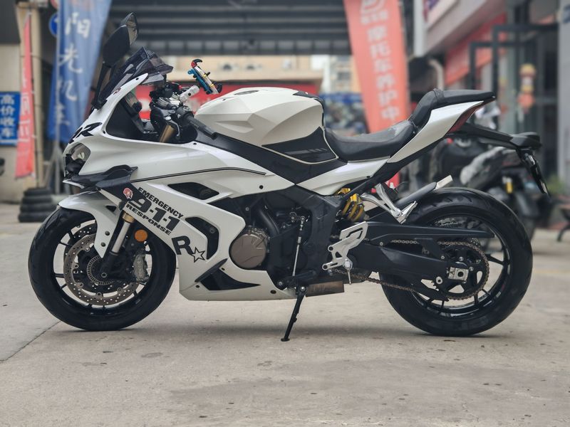 QJMOTOR 赛600