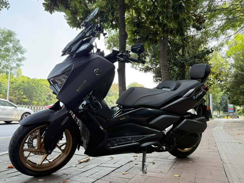 雅马哈 XMAX