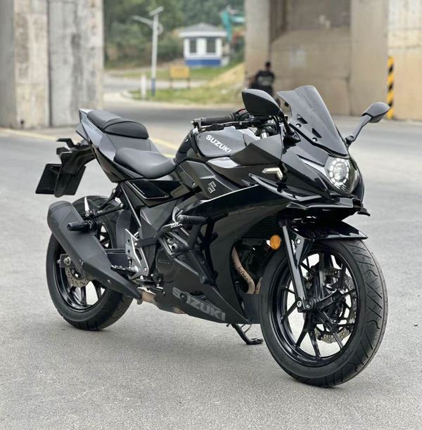 豪爵铃木 GSX250R