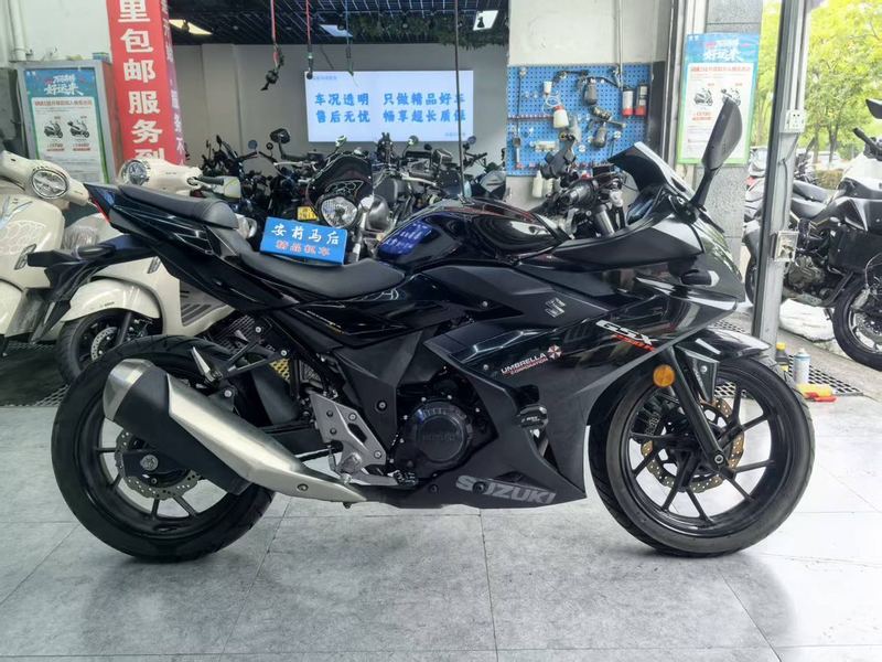 豪爵铃木 GSX250R