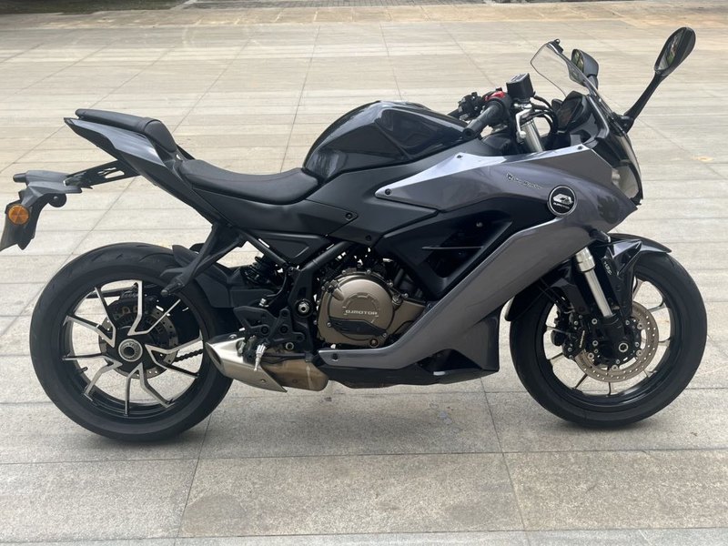 QJMOTOR 赛400