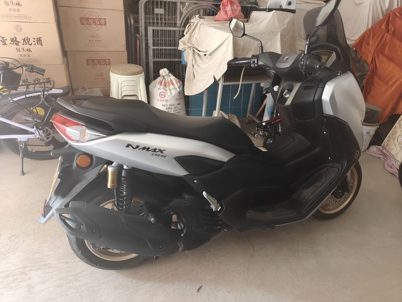 雅马哈 NMAX