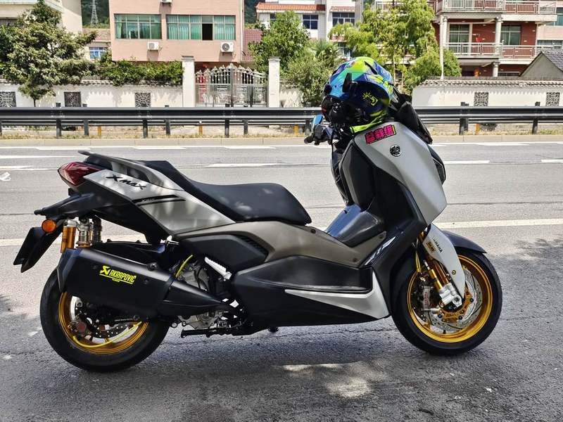 雅马哈 XMAX