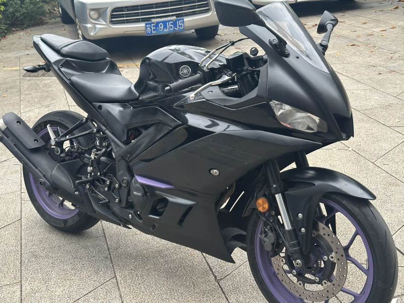 雅马哈 YZF-R3