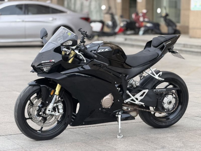 张雪机车 500RR