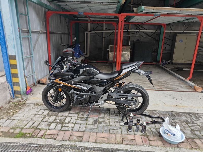 豪爵铃木 GSX250R