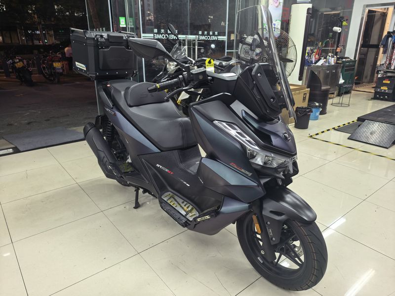 无极 SR250GT