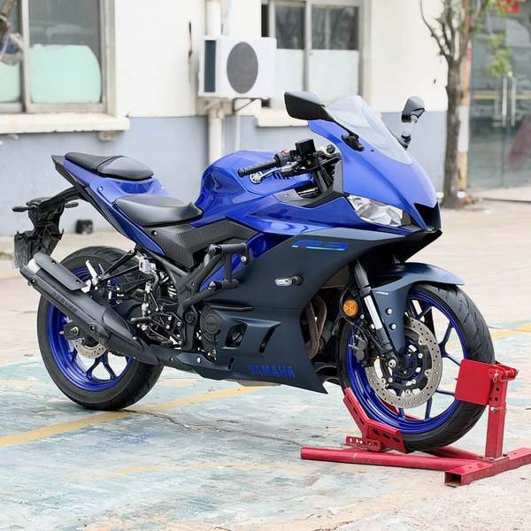 雅马哈 YZF-R3