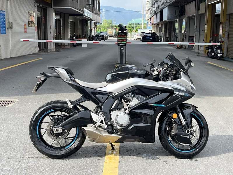 春风 675SR